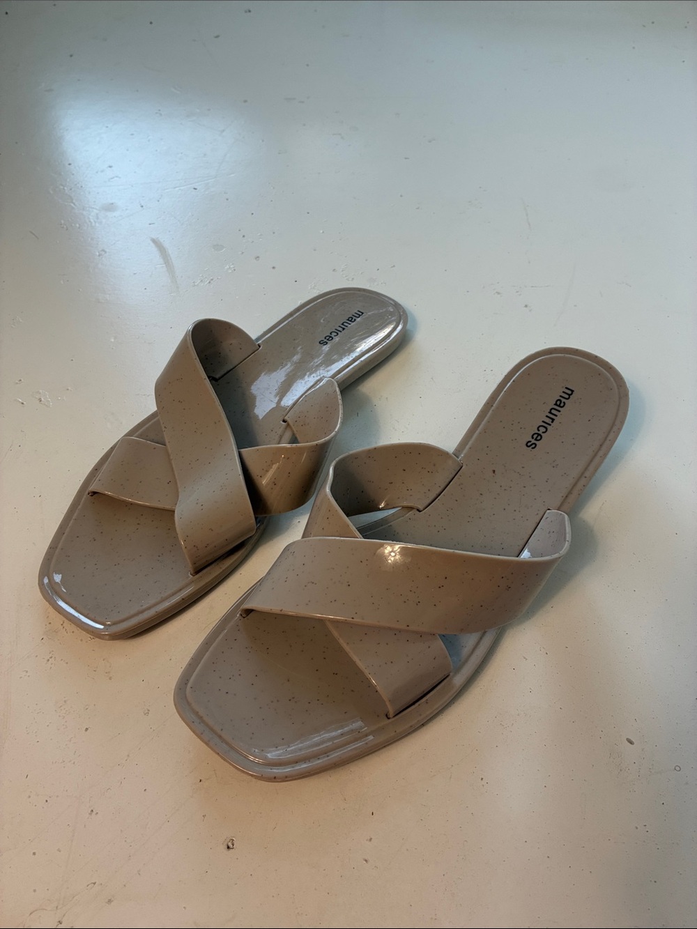 Maurices Sz 9 Tan Speckled Paige Natural Slip On Flip Flop Sandal